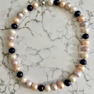 NWT Elegant multicolored Pearl Necklace